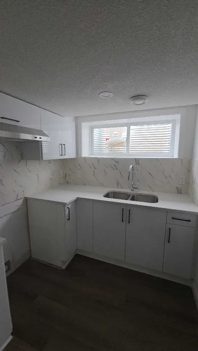 Floor / Tile installer