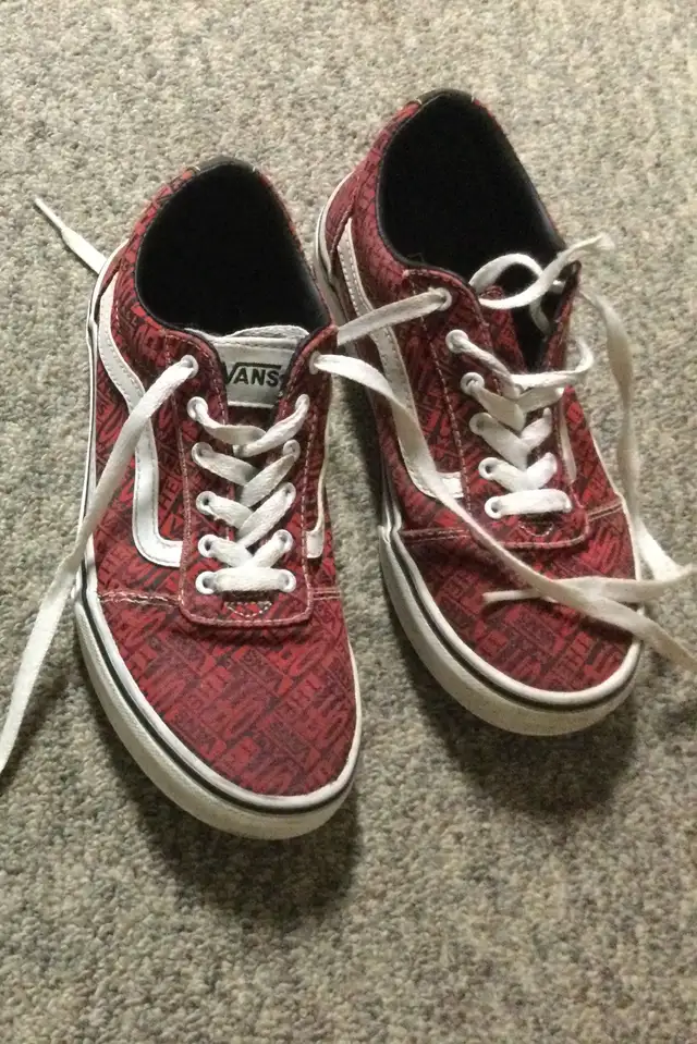Chaussures, sandales garcon 4 et 4.5 points