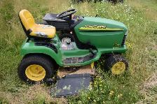 John Deere Lawn Tractor - Photo 7