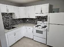 GREAT LOCATION! LARGE BRIGHT 2BDR!