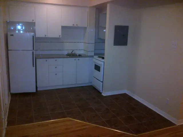 Nice 31/2 in front of Plamondon Metro statation, Hot water inclu