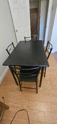 Table and chairs for sale - Photo 3