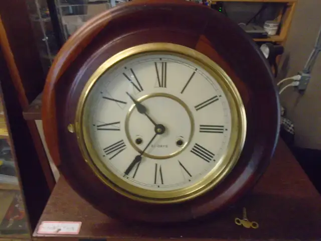 Wall clock (needs pendulum)