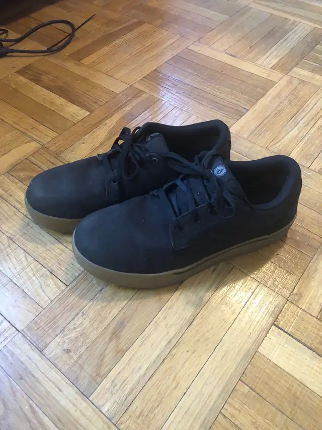 Volcom Size 10 Women's Steel Toe Shoes (CSA Certified)