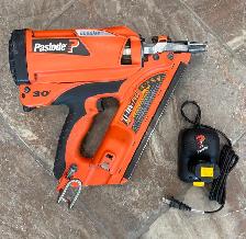 Paslode Cordless 30 Degree Framing Nailer with Battery & Charger - Photo 3