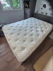 Queen size Serta Mattress - Photo 2