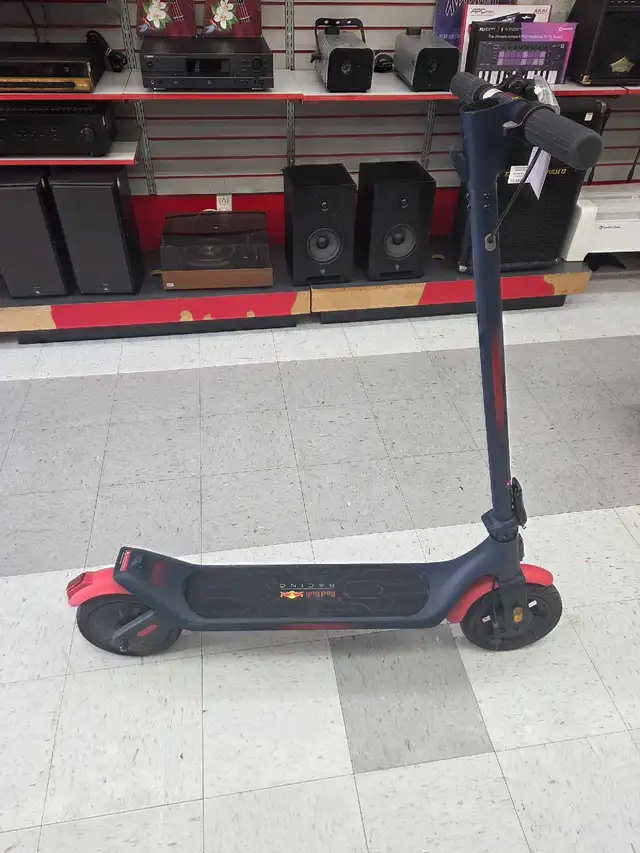 Trottinette électrique Redbull