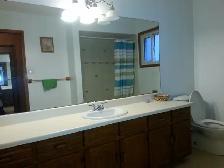 Mississauga Master Bedroom Private Bath Eglinton ErinMills Pkwy - Photo 2
