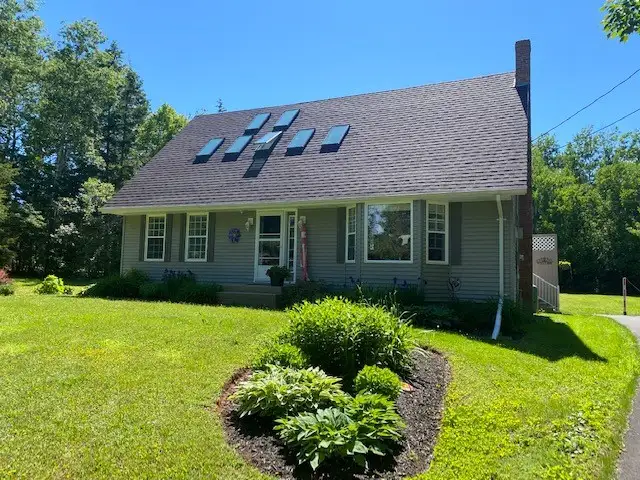 4 Bed FULLY FURNISHED - 1202 Loyalist