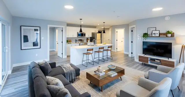 BRAND NEW BUILDING LUXURY 1 and 2 BEDROOM UNITS COMING NOV 1