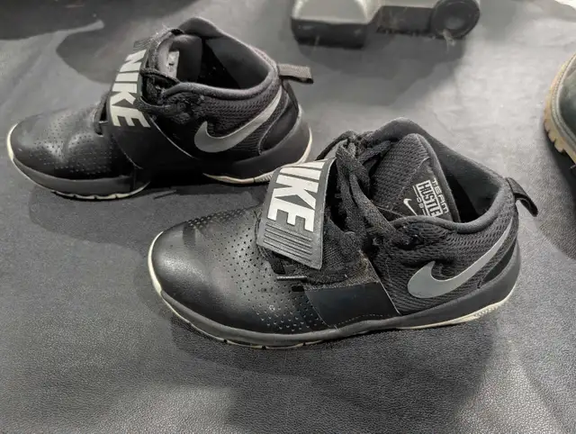 Nike Team Hustle D8 Basketball Shoes