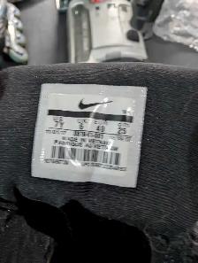 Nike Team Hustle D8 Basketball Shoes - Photo 2
