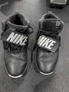 Nike Team Hustle D8 Basketball Shoes - Photo 5
