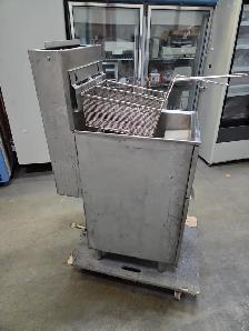 M.K.E. Industries Natural Gas FG-115 Deep Fryer With Dual Basket - Photo 2