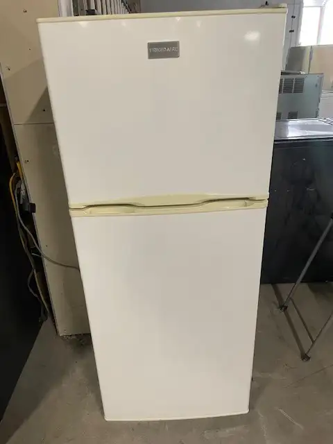 Réfrigérateur blanc 24'' Frigidaire