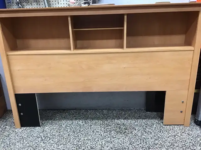 QUEEN BED