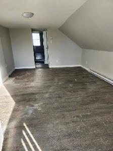 220B King St W - Bright 2 Bedroom West, Parking, W/D hu - Photo 2