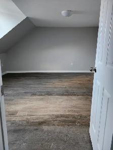220B King St W - Bright 2 Bedroom West, Parking, W/D hu - Photo 4