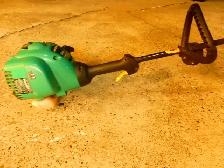 Weed Eater FeatherLite Xtreme Gas String Trimmer FX26S - Photo 6