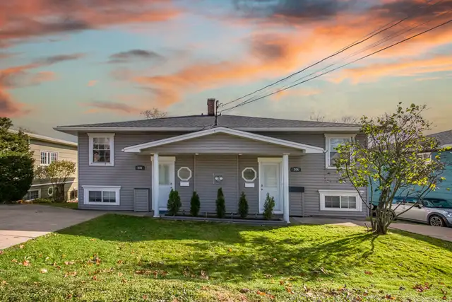 DARTMOUTH -3 BEDROOM LAKEFRONT  AVAILABLE WITH STUNNING VIEWS