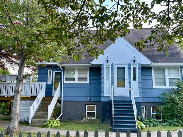CHARMING 2 BR 1 BATH APARTMENT AVAILABLE SEPT 1