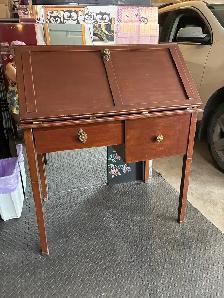 secretary desk - Photo 8