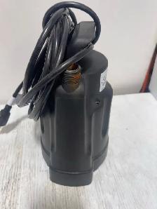 Mastercraft Submersible Utility Pump - Photo 9