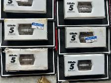 VINTAGE 90 RAZOR BLADES PLUS 4 BLADE HANDLESAS PICTURED - Photo 2