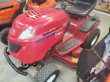 USED TORO GARDEN TRACTOR - Photo 4
