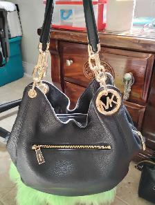 Michael Kors s  Authentic Lilli large pebbeled leather $250 puo. - Photo 2