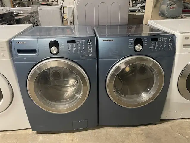 Laveuse sécheuse frontales bleues Samsung ( remis a neuf )