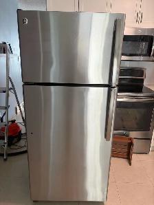 GE refrigerator/freezer