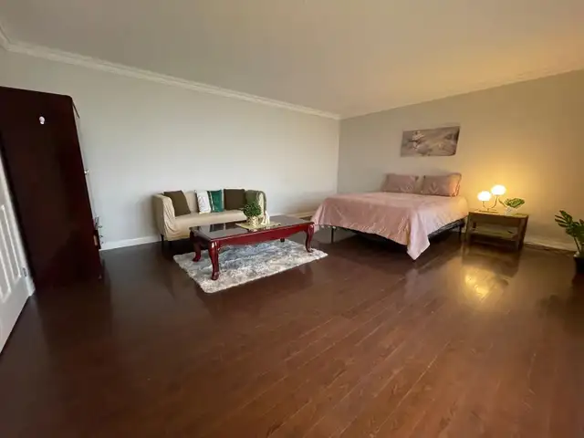 Private Furnished Room for rent near Oshawa Center !!