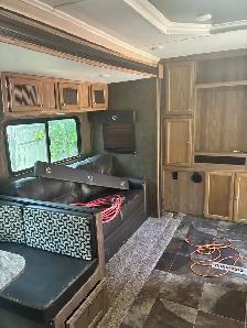 Used travel trailer for sale - Photo 8