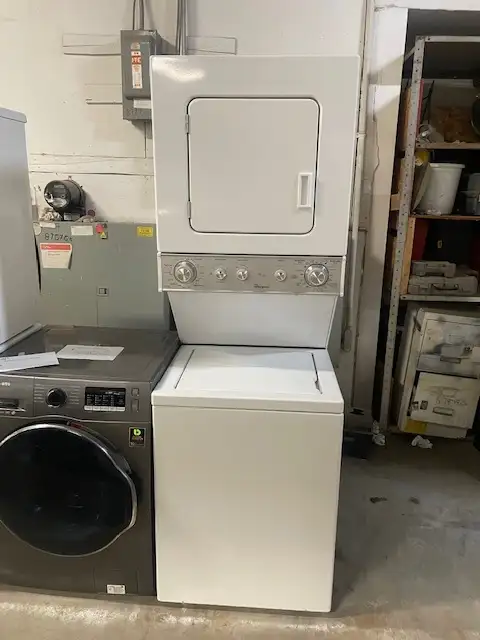 Laveuse sécheuse superposées Stacker blanches 24'' Whirlpool
