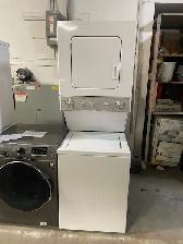 Laveuse sécheuse superposées Stacker blanches 24'' Whirlpool