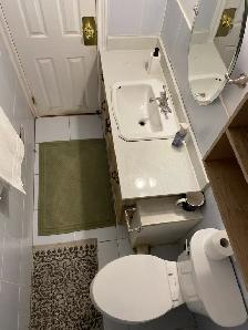 Spacious Walk-In Basement Apartment for Rent - Photo 5