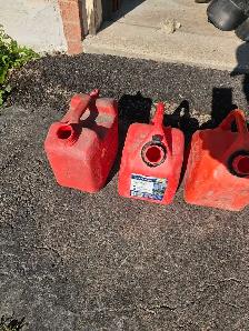 10 X Gas Cans and Jerry cans - Photo 5