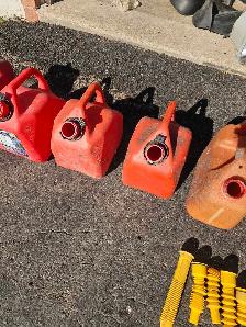 10 X Gas Cans and Jerry cans - Photo 6