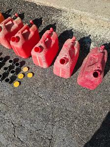 10 X Gas Cans and Jerry cans - Photo 8