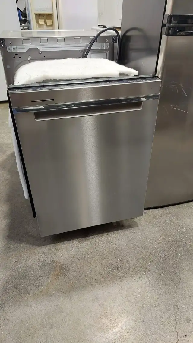 Dishwasher - 24' Whirlpool WDPA70SAMZ3 Built-In Top Control - SS