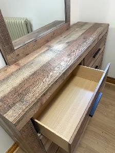 Dresser w/mirror & side drawers - Photo 3