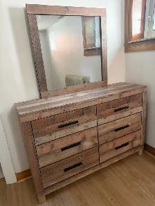 Dresser w/mirror & side drawers - Photo 5