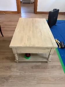 Table white finish w/2 drawers like NEW - Photo 2