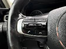 2022 Kia K5 LX - Photo 13