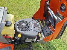 Lawn Tractor - Photo 2