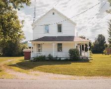 3 Bedroom Farmhouse – 14 George Street Webbwood