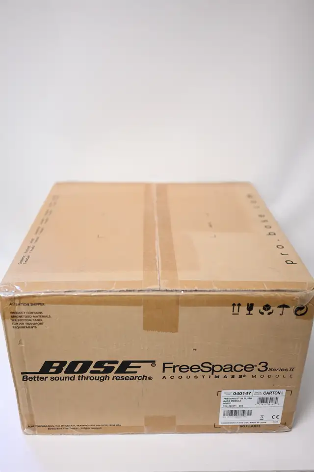 Subwoofer Bose FreeSpace 3 Series II Acoustimass White Brand NEW