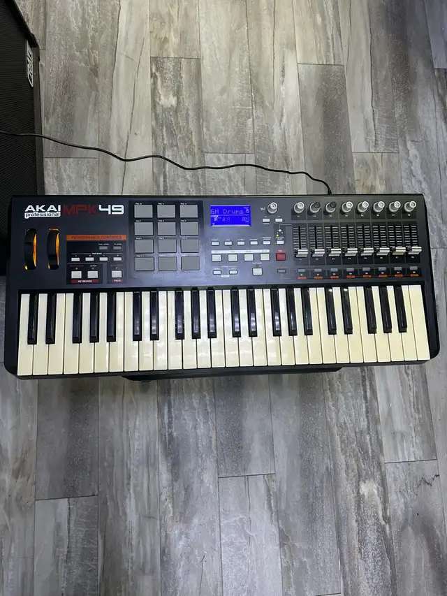 Akai Professional MKP49 USB midi controller Condition
