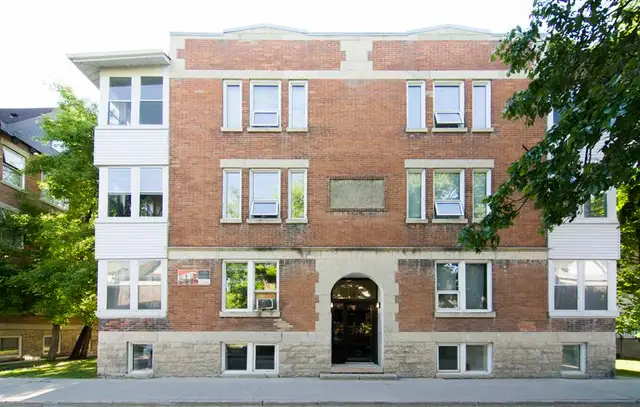 149 Langside - 2 BR available Sept 1st